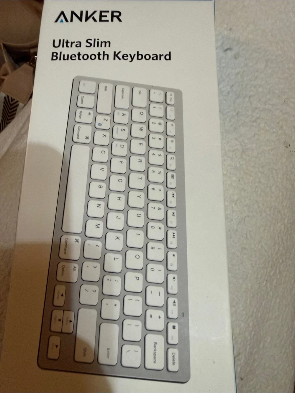 Anker Ultra Slim Bluetooth Keyboard in Silver and White